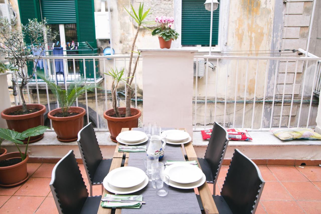 La Casa Del Nespolo, 2 Terrazzi E 2 Bagni In Centro Lejlighed Napoli Eksteriør billede